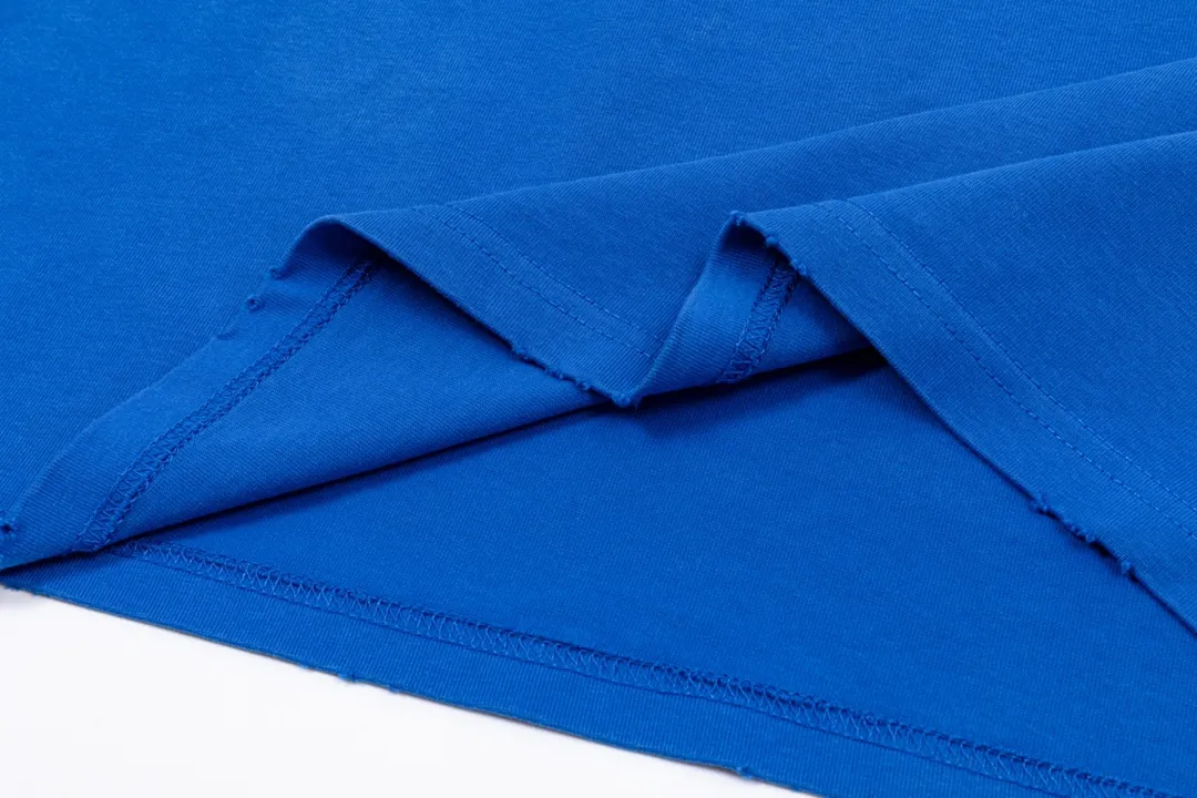 P220 CHROME HEARTS LoGo is fashionable and elegant, with dropped shoulders. The fabric is made of 26s double-yarn combed cotton compact spinning yarn with a weight of 280. It is matched with 1*1 Salona rib. The fabric is fermented and has a loose fit. Color: Blue Size: S～XXL